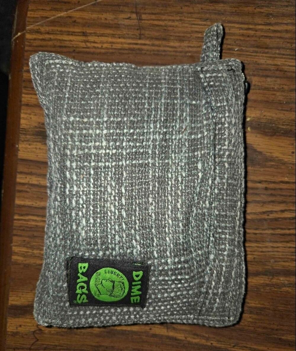 Dime Bags Gray Makeup Bag Zip Pouch with Inner Pockets 8 in x 5 in